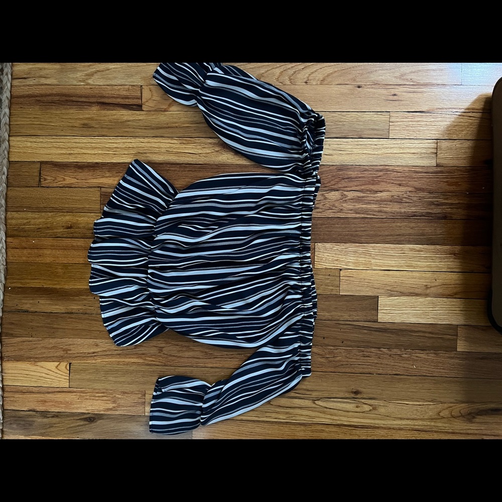 Perfect condition vintage Havana off the shoulder top